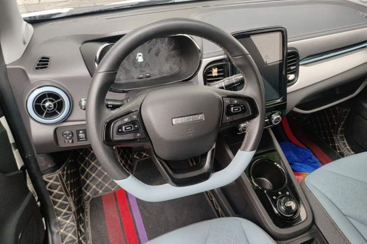 Used Chery QQ Little Ant 2022 Sweet Pink Edition Half-Sugar Version Lithium Iron Phosphate 30 kW 301 km Steering Wheel