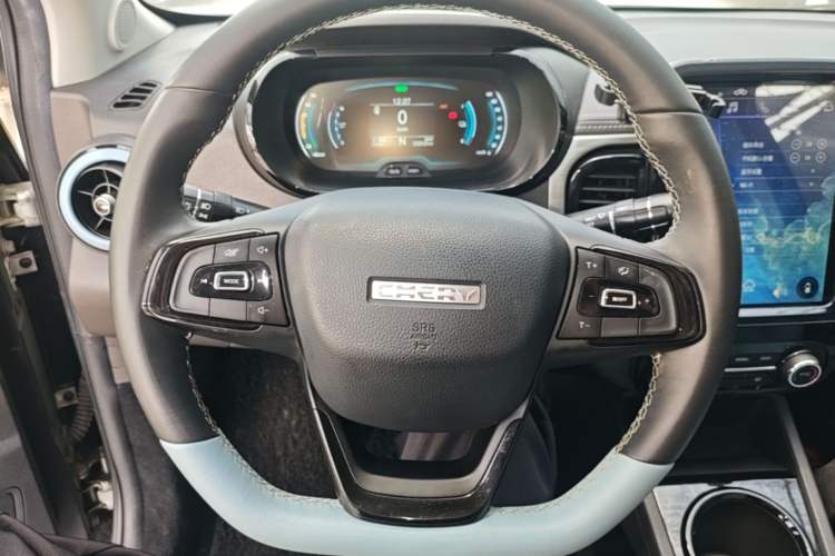 Used Chery QQ Little Ant 2022 Updated Version Sweet Pink Edition Full-Sugar Version 30.6 kWh 30 kW 301 km Steering Wheel