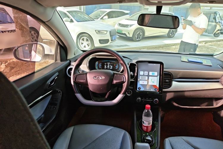 Used Chery QQ Little Ant 2022 Restyled Version Sweet Pink Edition Half-Sugar Version 28.8 kWh 30 kW 301 km Steering Wheel