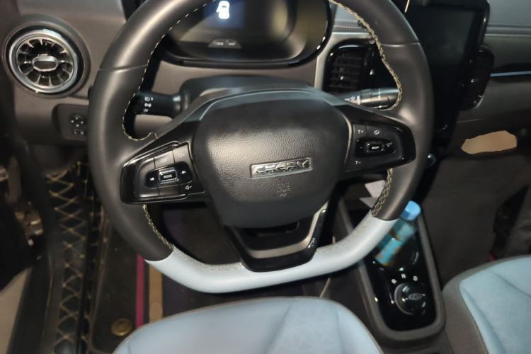 Used Chery QQ Little Ant 2022 Revised Version Sweet Pink Edition Half-Sugar Version Lithium Iron Phosphate 30.7 kWh 30 kW 301 km Steering Wheel
