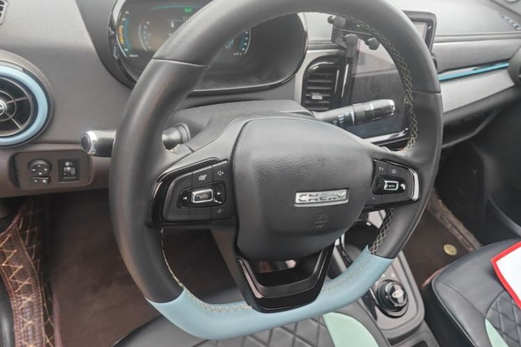 Used Chery QQ Little Ant 2022 Revised Version Sweet Pink Edition Half-Sugar Version Lithium Iron Phosphate 30.7 kWh 30 kW 301 km Steering Wheel