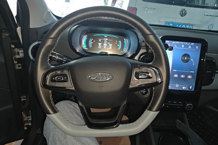 Used Chery QQ Little Ant 2022 Revised Version Sweet Pink Edition Half-Sugar Version Lithium Iron Phosphate 30.7 kWh 30 kW 301 km Steering Wheel