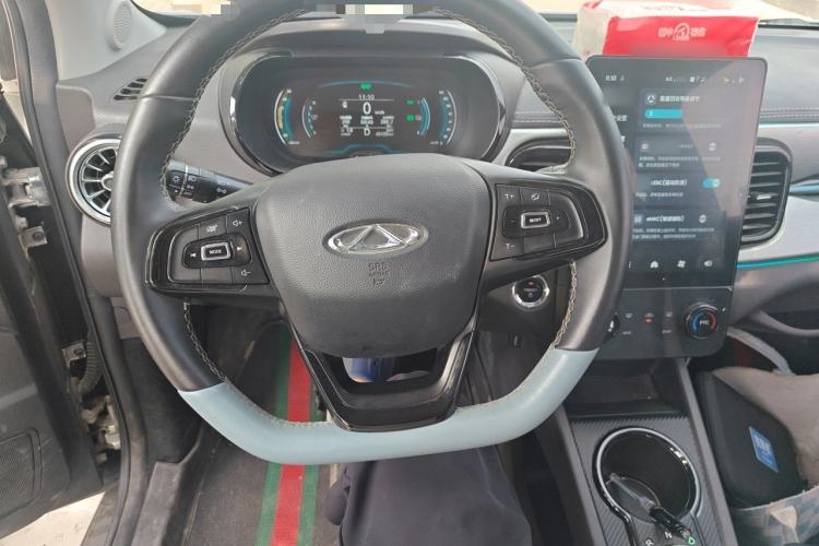 Used Chery QQ Little Ant 2022 Restyled Version Sweet Pink Edition Half-Sugar Version 30.6 kWh 30 kW 301 km Steering Wheel