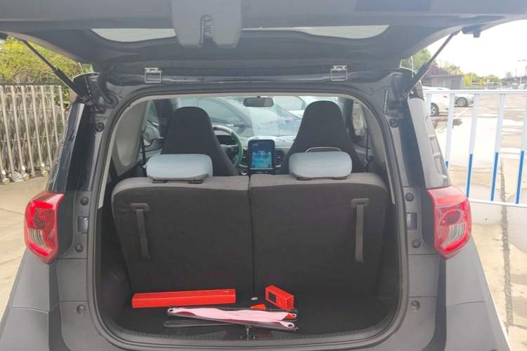 Used Chery QQ Little Ant 2022 Restyled Version Sweet Pink Edition Half-Sugar Version 28.8 kWh 30 kW 301 km Trunk