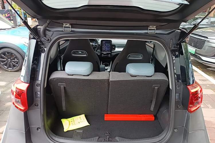 Used Chery QQ Little Ant 2022 Revised Version 2 Sweet Pink Edition Full-Sugar Version Lithium Iron Phosphate 30.7 kWh 30 kW 301 km Trunk