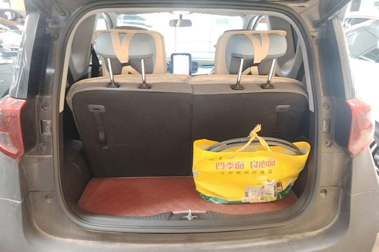 Used Chery QQ Little Ant 2022 Revised Version Sweet Pink Edition Half-Sugar Version Lithium Iron Phosphate 30.7 kWh 30 kW 301 km Trunk