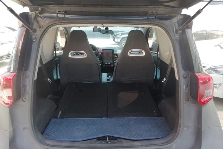 Used Chery QQ Little Ant 2022 Restyled Version Sweet Pink Edition Half-Sugar Version 28.8 kWh 30 kW 301 km Trunk