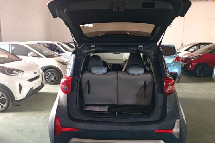 Used Chery QQ Little Ant 2022 Revised Version Sweet Pink Edition Half-Sugar Version Lithium Iron Phosphate 30.7 kWh 30 kW 301 km Trunk
