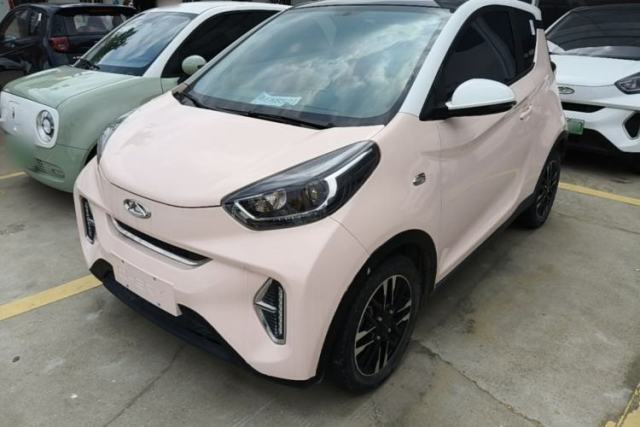 Used Chery QQ Little Ant 2022 Revised Version Sweet Pink Edition Half-Sugar Version Lithium Iron Phosphate 30.7 kWh 30 kW 301 km