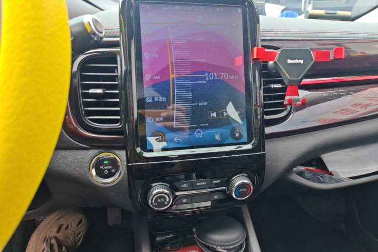 Used Chery QQ Little Ant 2022 Sweet Pink Edition Half-Sugar Version 3-Cell Lithium 30kW 301km Audio And AC Panel
