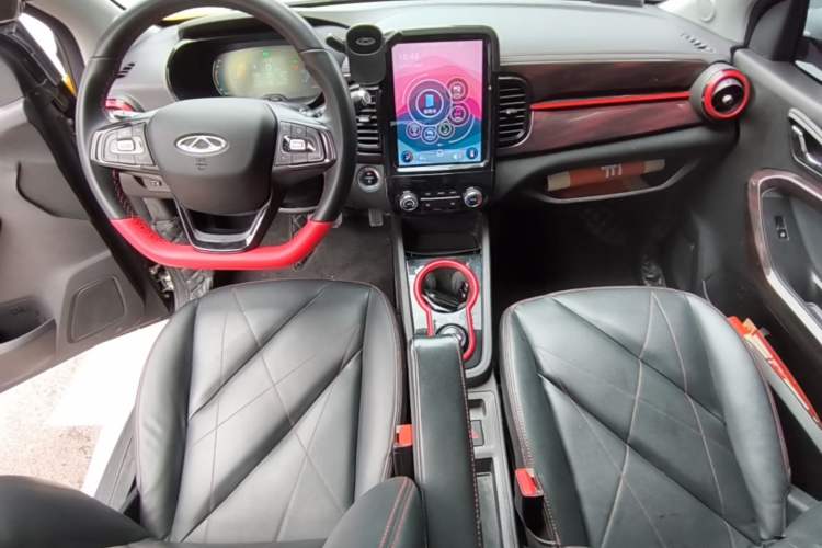 Used Chery QQ Little Ant 2022 Revised Version Sweet Pink Edition Half-Sugar Version Lithium Iron Phosphate 30.7 kWh 30 kW 301 km Center Console