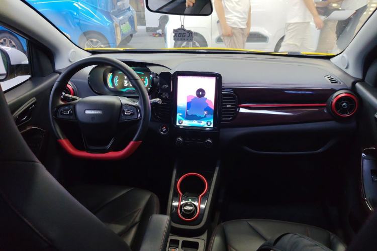 Used Chery QQ Little Ant 2022 Sweet Pink Edition Half-Sugar Version Lithium Iron Phosphate 30 kW 301 km Center Console
