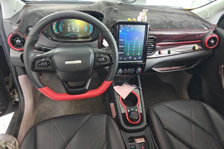 Used Chery QQ Little Ant 2022 Revised Version Sweet Pink Edition Half-Sugar Version Lithium Iron Phosphate 30.7 kWh 30 kW 301 km Center Console