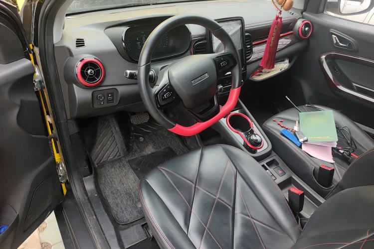 Used Chery QQ Little Ant 2022 Sweet Pink Edition Half-Sugar Version 3-Cell Lithium 30kW 301km Center Console