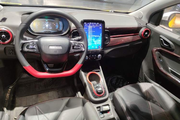 Used Chery QQ Little Ant 2022 Updated Version Sweet Pink Edition Full-Sugar Version 30.6 kWh 30 kW 301 km Center Console