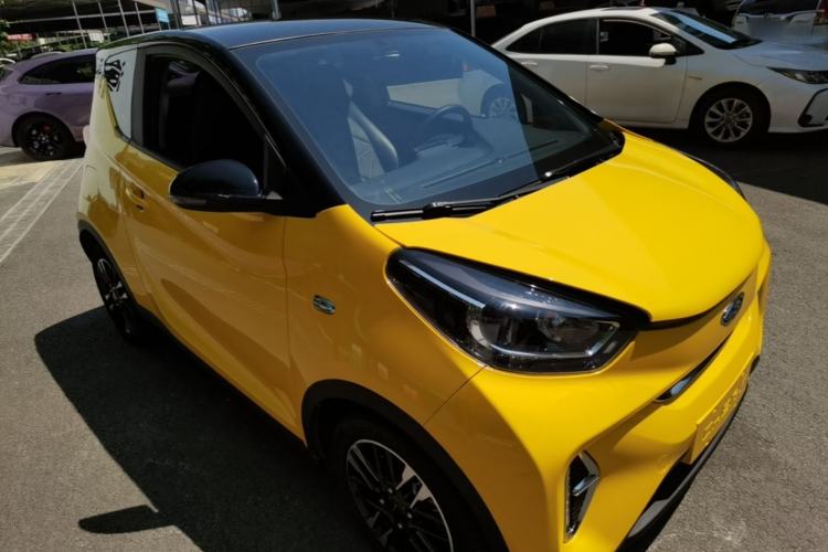 Used Chery QQ Little Ant 2022 Sweet Pink Edition Half-Sugar Version Lithium Iron Phosphate 30 kW 301 km Front Right 45 Deg