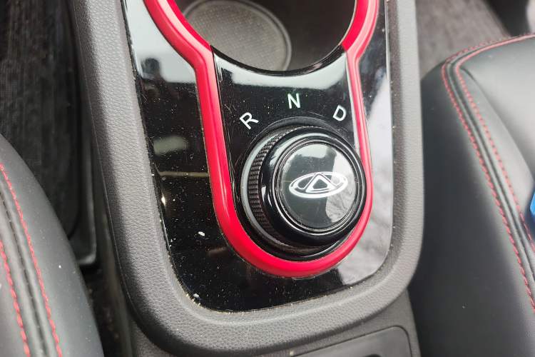 Used Chery QQ Little Ant 2022 Sweet Pink Edition Half-Sugar Version 3-Cell Lithium 30kW 301km Gear Lever