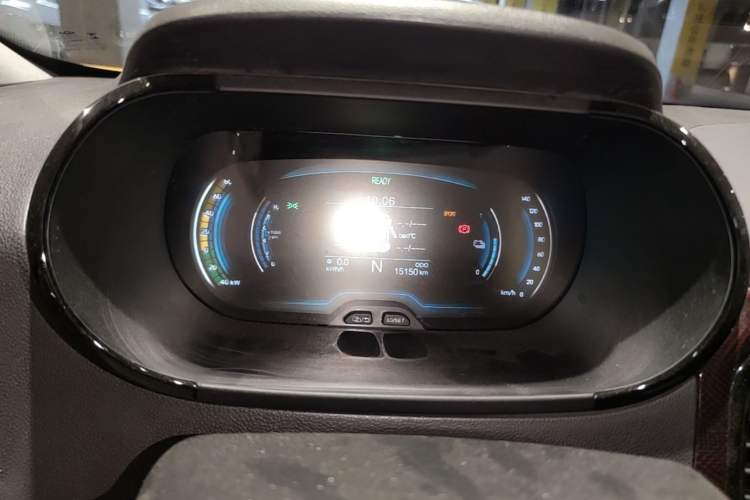 Used Chery QQ Little Ant 2022 Updated Version Sweet Pink Edition Full-Sugar Version 30.6 kWh 30 kW 301 km Instrument Cluster