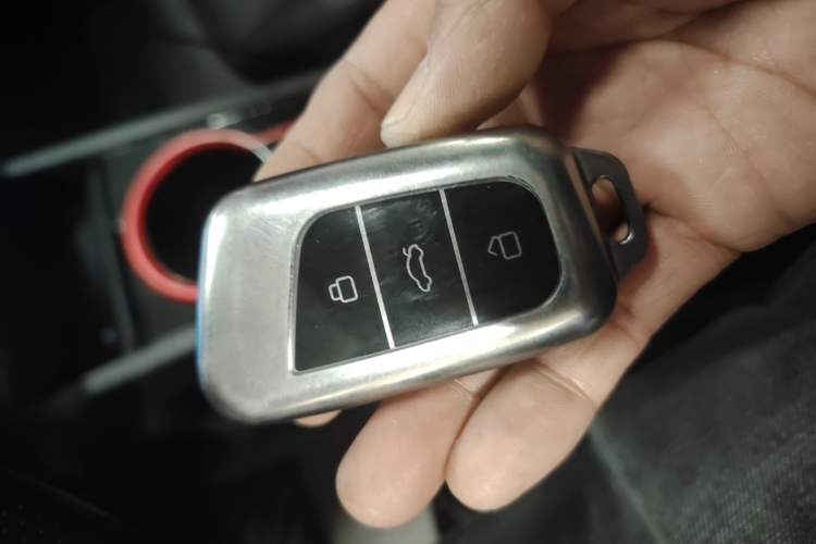 Used Chery QQ Little Ant 2022 Sweet Pink Edition Half-Sugar Version 3-Cell Lithium 30kW 301km Interior 1