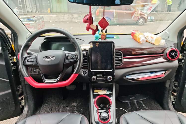 Used Chery QQ Little Ant 2022 Sweet Pink Edition Half-Sugar Version Lithium Iron Phosphate 30 kW 301 km Interior 2