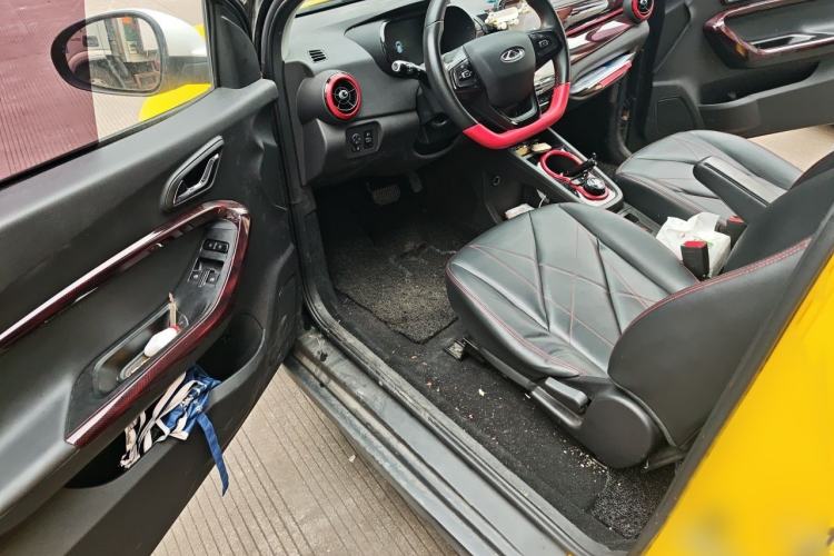 Used Chery QQ Little Ant 2022 Sweet Pink Edition Half-Sugar Version Lithium Iron Phosphate 30 kW 301 km Interior 3