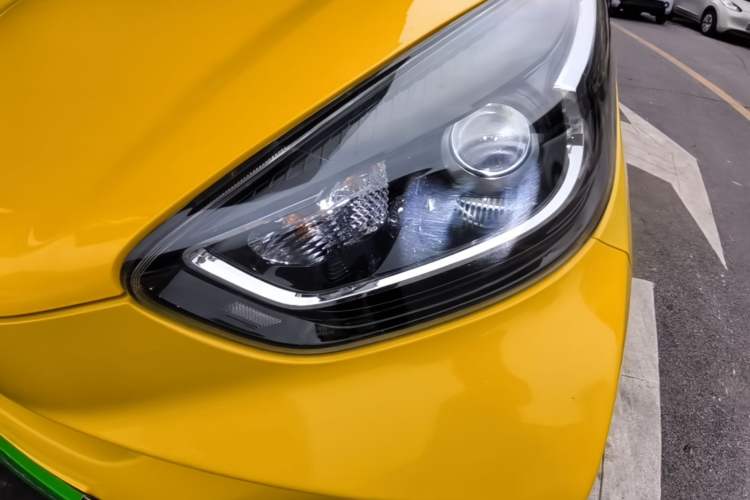 Used Chery QQ Little Ant 2022 Revised Version Sweet Pink Edition Half-Sugar Version Lithium Iron Phosphate 30.7 kWh 30 kW 301 km Left Front Headlight