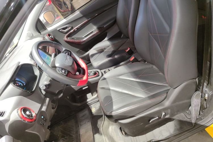 Used Chery QQ Little Ant 2022 Updated Version Sweet Pink Edition Full-Sugar Version 30.6 kWh 30 kW 301 km Left Front Seat