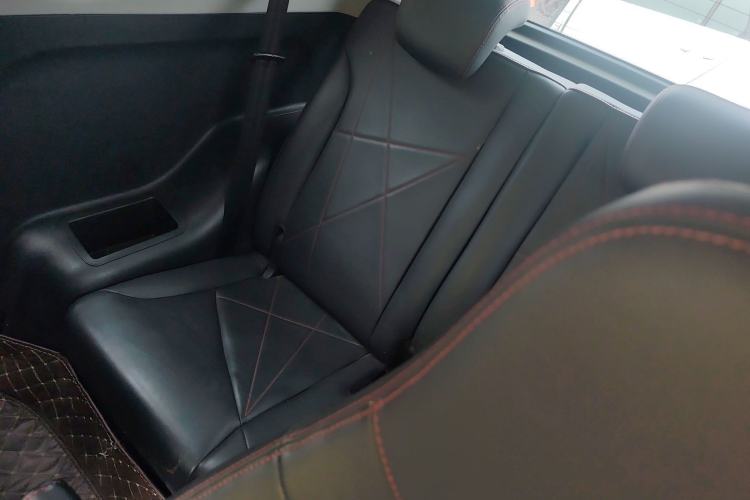Used Chery QQ Little Ant 2022 Sweet Pink Edition Half-Sugar Version 3-Cell Lithium 30kW 301km Left Rear Seat