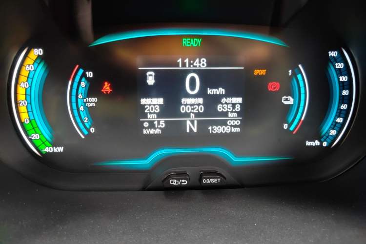 Used Chery QQ Little Ant 2022 Sweet Pink Edition Half-Sugar Version Lithium Iron Phosphate 30 kW 301 km Odometer Close Up