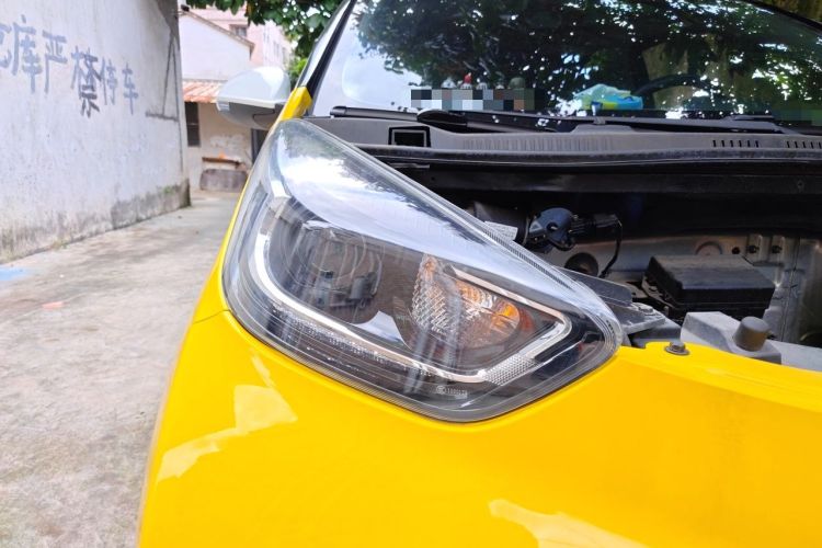 Used Chery QQ Little Ant 2022 Sweet Pink Edition Half-Sugar Version Lithium Iron Phosphate 30 kW 301 km Right Front Headlight