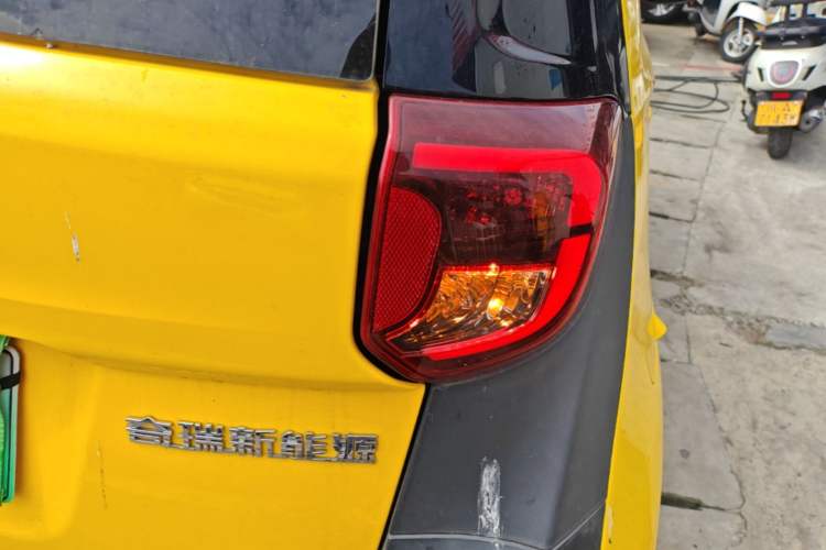 Used Chery QQ Little Ant 2022 Sweet Pink Edition Half-Sugar Version 3-Cell Lithium 30kW 301km Right Rear Taillight
