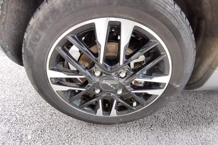 Used Chery QQ Little Ant 2022 Revised Version Sweet Pink Edition Half-Sugar Version Lithium Iron Phosphate 30.7 kWh 30 kW 301 km Right Rear Wheel Hub