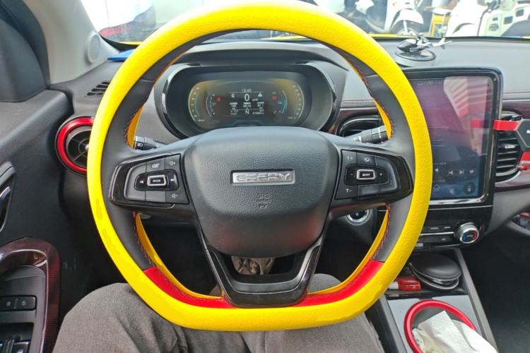 Used Chery QQ Little Ant 2022 Sweet Pink Edition Half-Sugar Version 3-Cell Lithium 30kW 301km Steering Wheel
