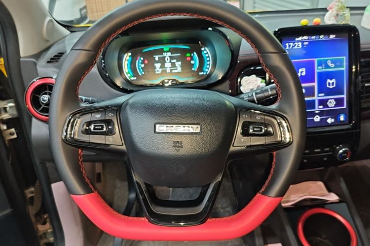 Used Chery QQ Little Ant 2022 Sweet Pink Edition Half-Sugar Version Lithium Iron Phosphate 30 kW 301 km Steering Wheel