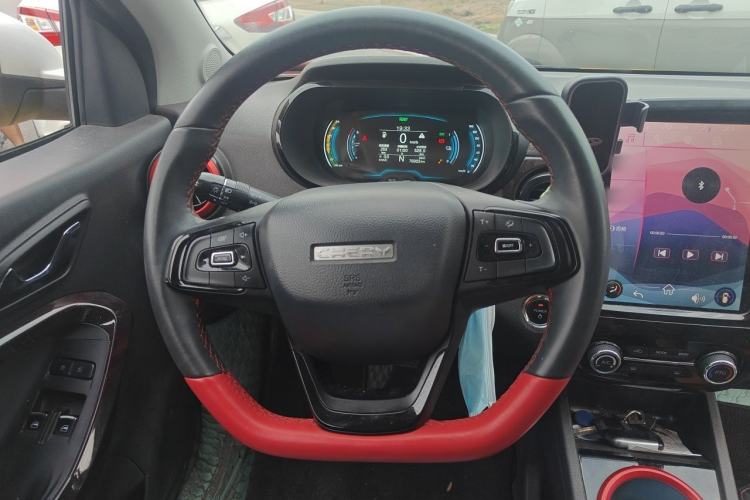 Used Chery QQ Little Ant 2022 Revised Version Sweet Pink Edition Half-Sugar Version Lithium Iron Phosphate 30.7 kWh 30 kW 301 km Steering Wheel