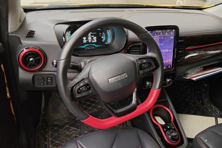 Used Chery QQ Little Ant 2022 Revised Version Sweet Pink Edition Half-Sugar Version Lithium Iron Phosphate 30.7 kWh 30 kW 301 km Steering Wheel