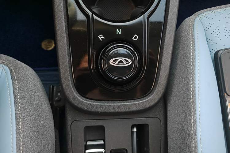 Used Chery QQ Little Ant 2023 251km True Love Edition Lithium Iron Phosphate Gear Lever
