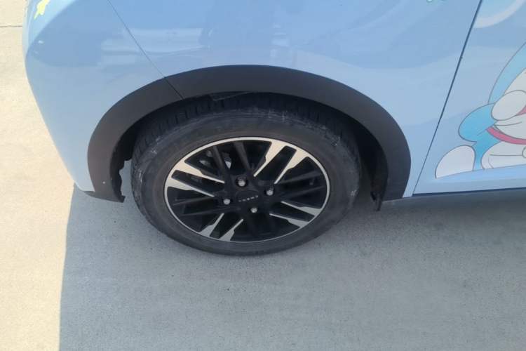 Used Chery QQ Little Ant 2023 251km True Love Edition Lithium Iron Phosphate Left Front Wheel Hub