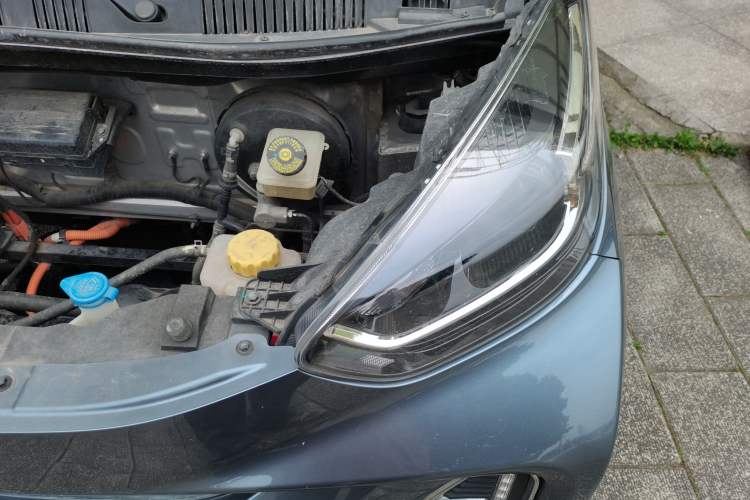Used Chery QQ Little Ant 2023 251km True Love Edition Lithium Iron Phosphate Engine Bay Left