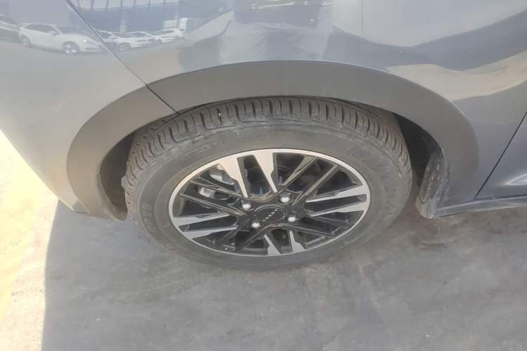 Used Chery QQ Little Ant 2023 Updated Version 251 km Love Edition Lithium Iron Phosphate Left Front Wheel Hub