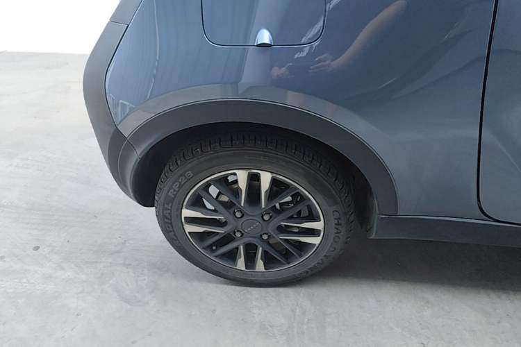 Used Chery QQ Little Ant 2023 301km True Love Plus Version Lithium Iron Phosphate Right Rear Wheel Hub