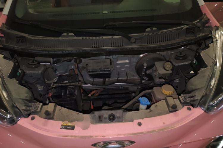 Used Chery QQ Little Ant 2023 251km True Love Edition Lithium Iron Phosphate Engine Bay
