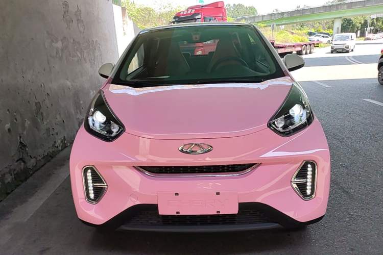 Used Chery QQ Little Ant 2023 251km True Love Edition Lithium Iron Phosphate Front