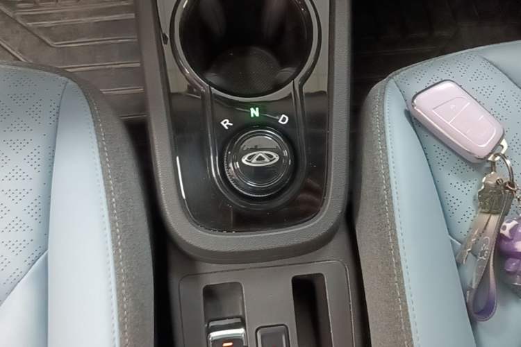 Used Chery QQ Little Ant 2023 251km True Love Edition Lithium Iron Phosphate Gear Lever