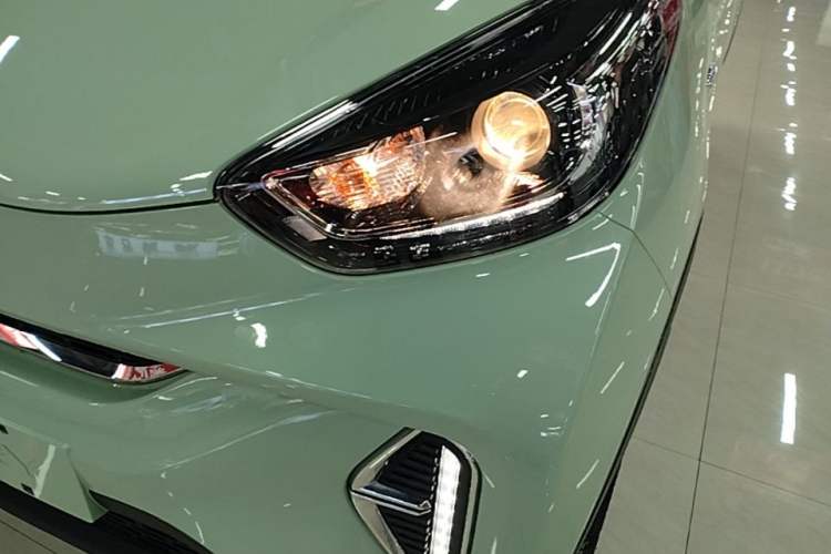 Used Chery QQ Little Ant 2023 251km True Love Edition Lithium Iron Phosphate Left Front Headlight