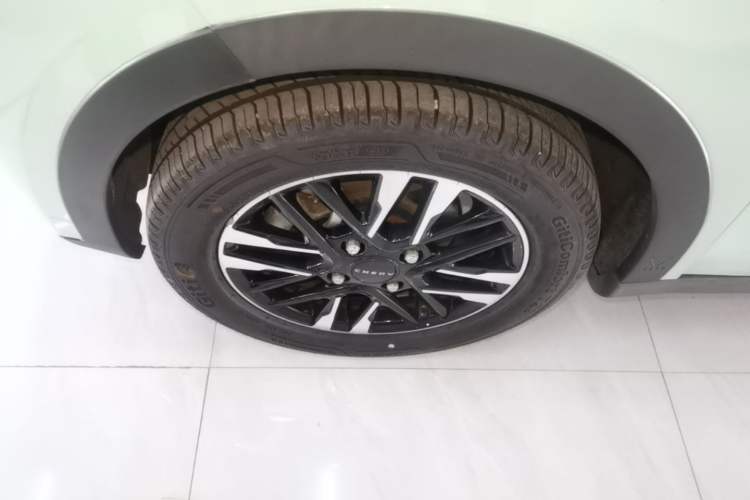 Used Chery QQ Little Ant 2023 251km True Love Edition Lithium Iron Phosphate Left Front Wheel Hub