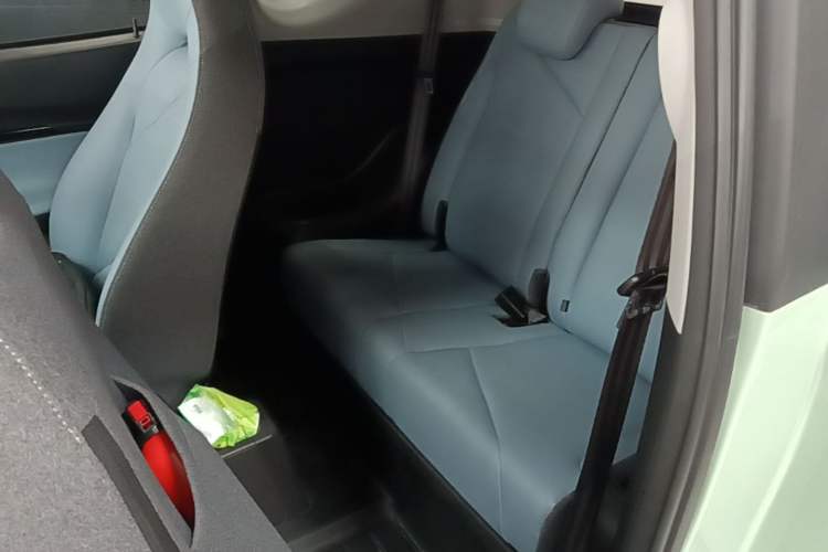 Used Chery QQ Little Ant 2023 251km True Love Edition Lithium Iron Phosphate Left Rear Seat