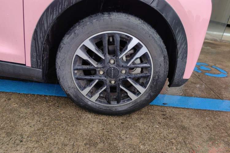 Used Chery QQ Little Ant 2023 301km True Love Plus Version Lithium Iron Phosphate Right Front Wheel Hub