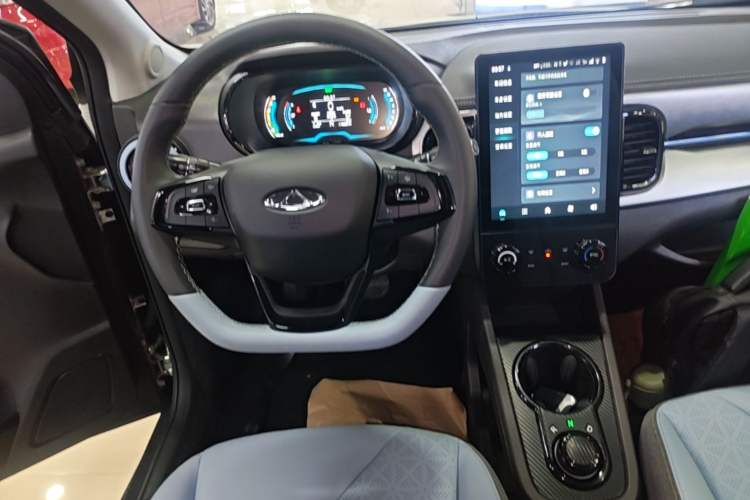 Used Chery QQ Little Ant 2023 251km True Love Edition Lithium Iron Phosphate Audio And AC Panel