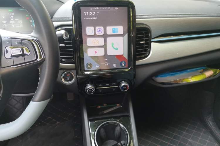 Used Chery QQ Little Ant 2023 Updated Version 251 km Love Edition Lithium Iron Phosphate Audio And AC Panel